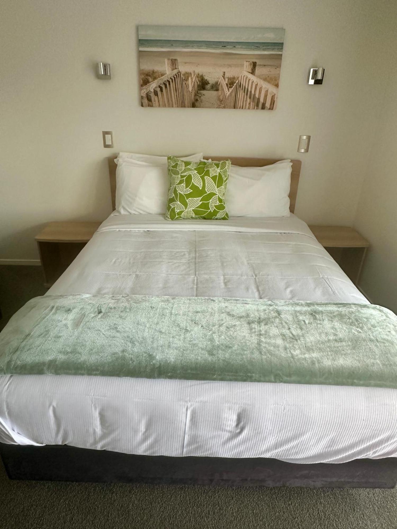 The Olive Motel Coromandel Екстериор снимка