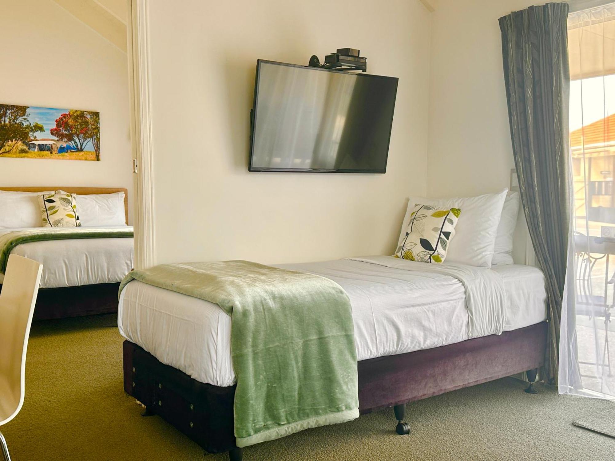 The Olive Motel Coromandel Екстериор снимка