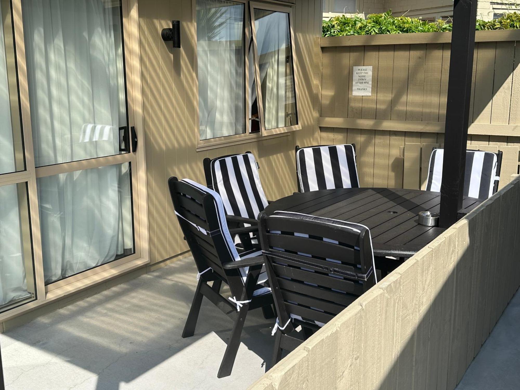 The Olive Motel Coromandel Екстериор снимка