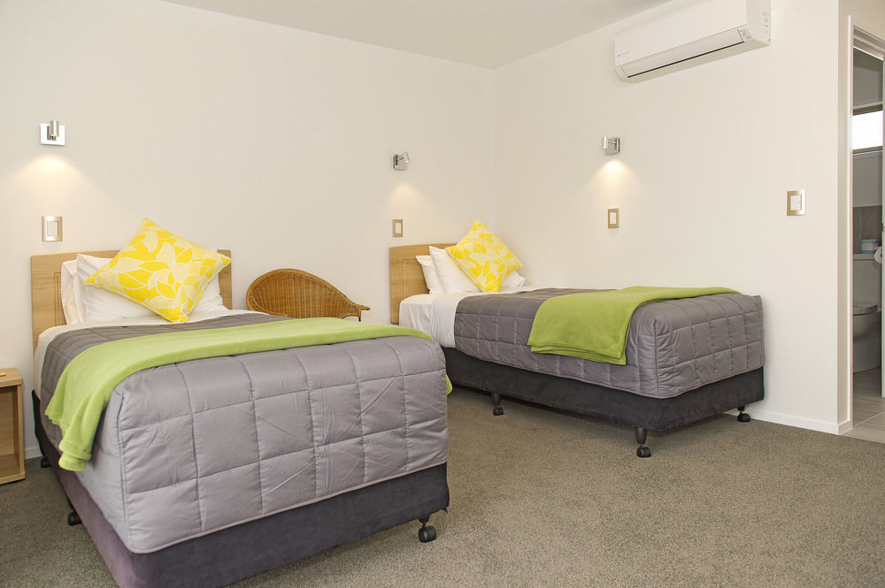 The Olive Motel Coromandel Екстериор снимка